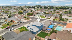 E 211th St-S0611-030