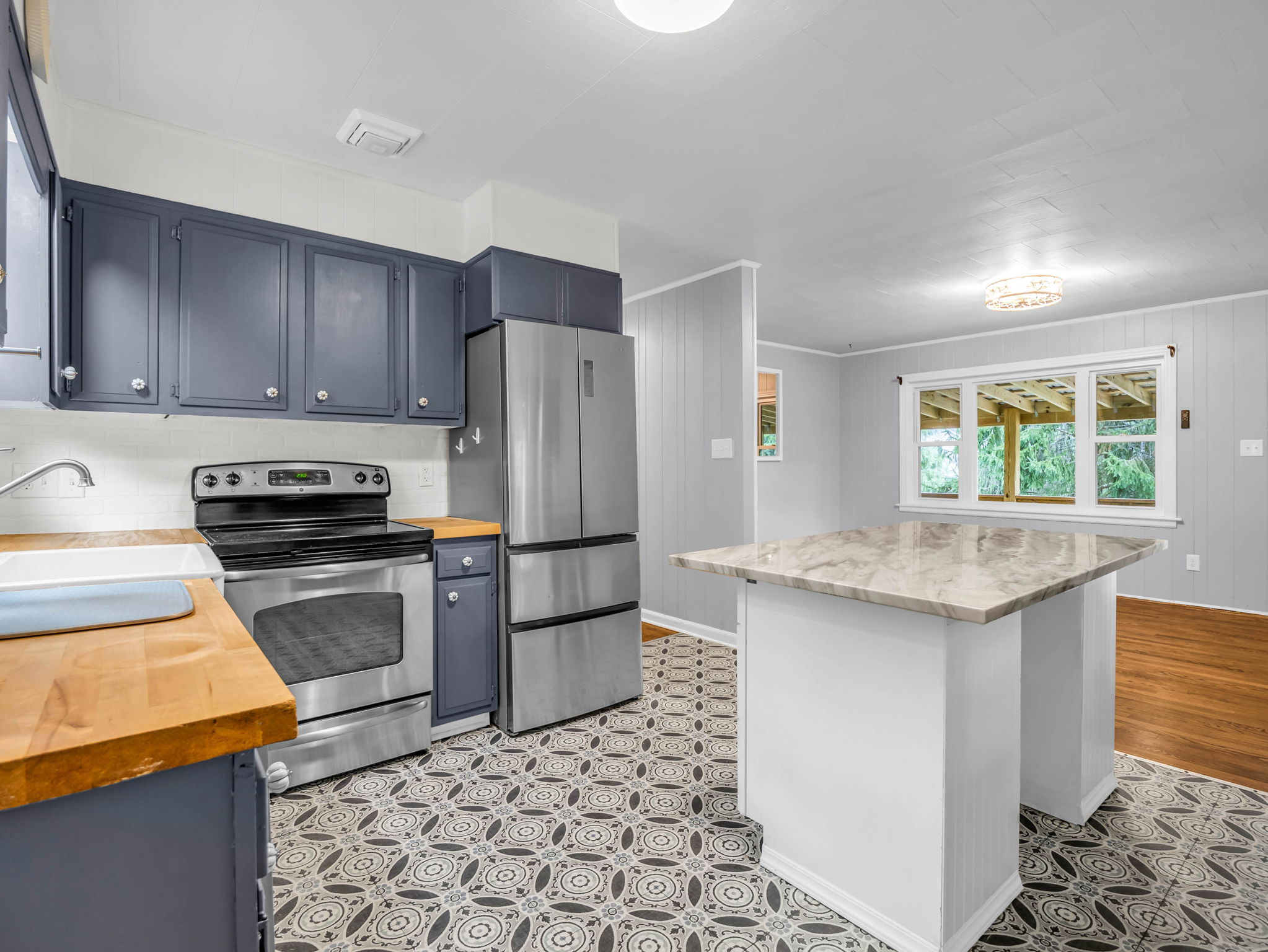 407-Hiawassee-Ave-Black-Mountain-NC-11