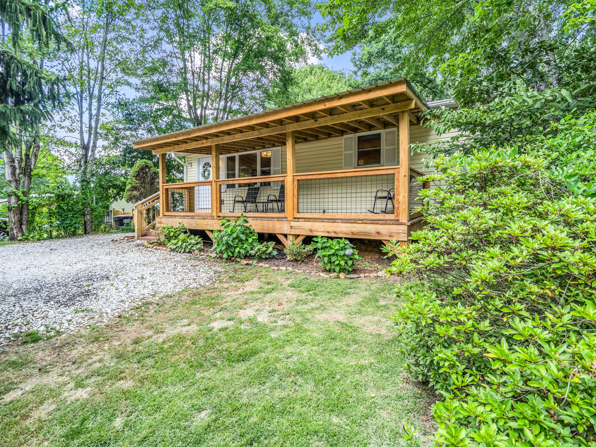 407-Hiawassee-Ave-Black-Mountain-NC-03