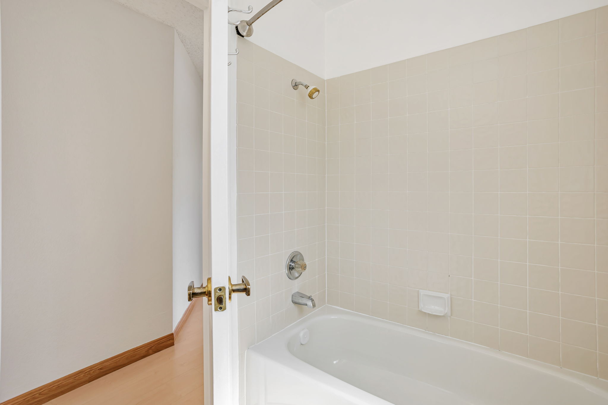 039_407 Mountain Laurel Ct