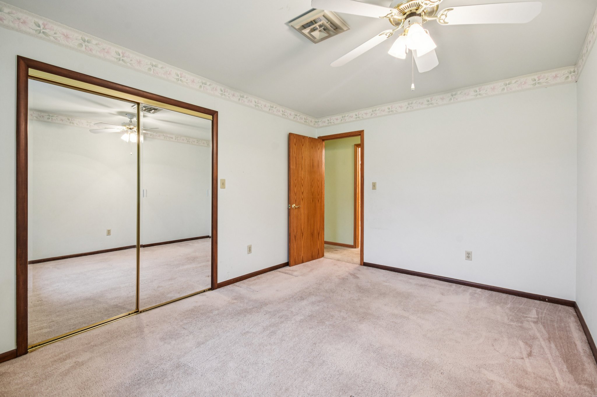 Ottawa St-S0104-018.jpg