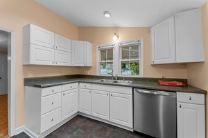 407 Poplar St, Graham, NC 27253, USA Photo 11