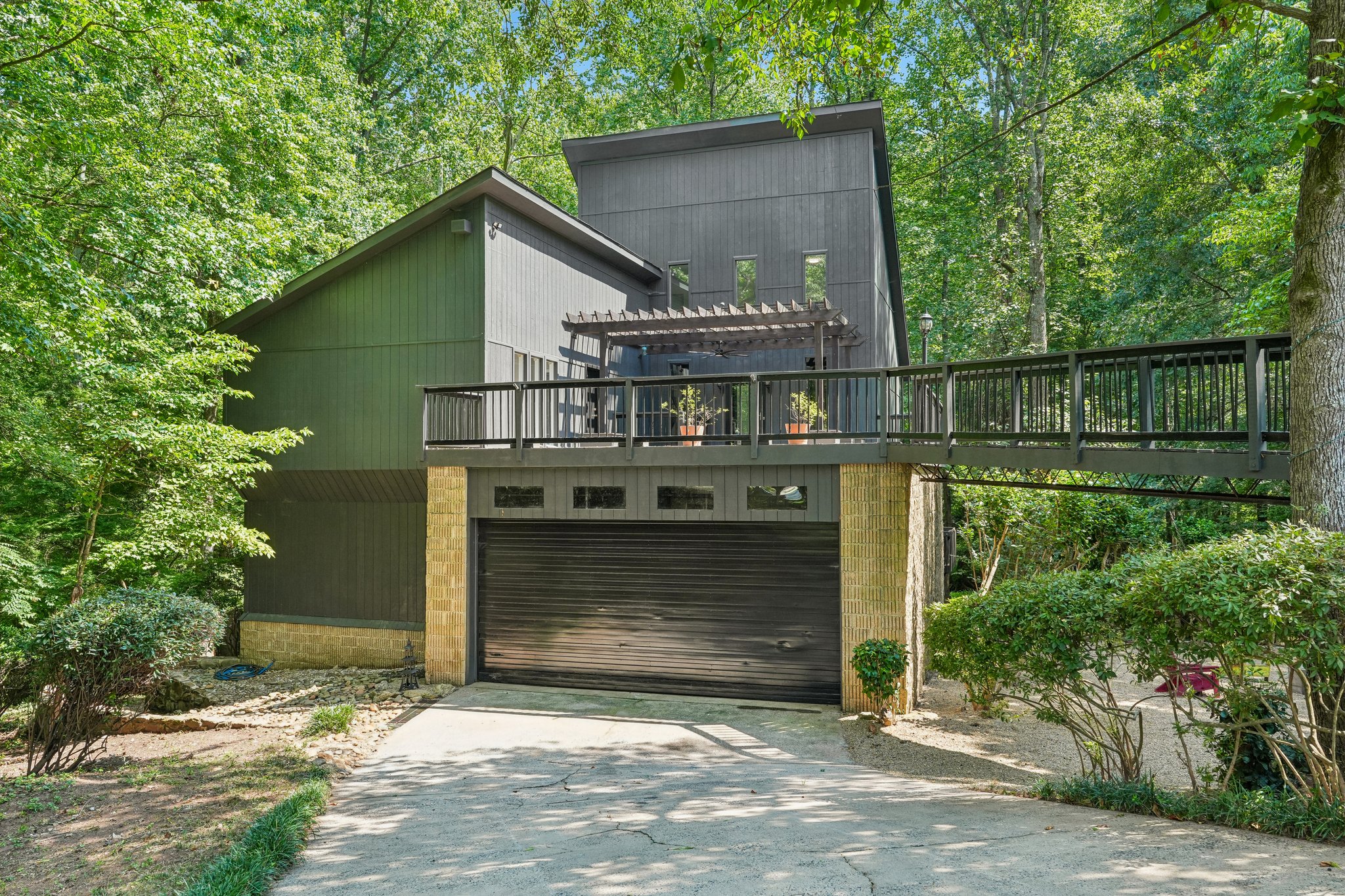 Robinwood Dr-S2907-003.jpg