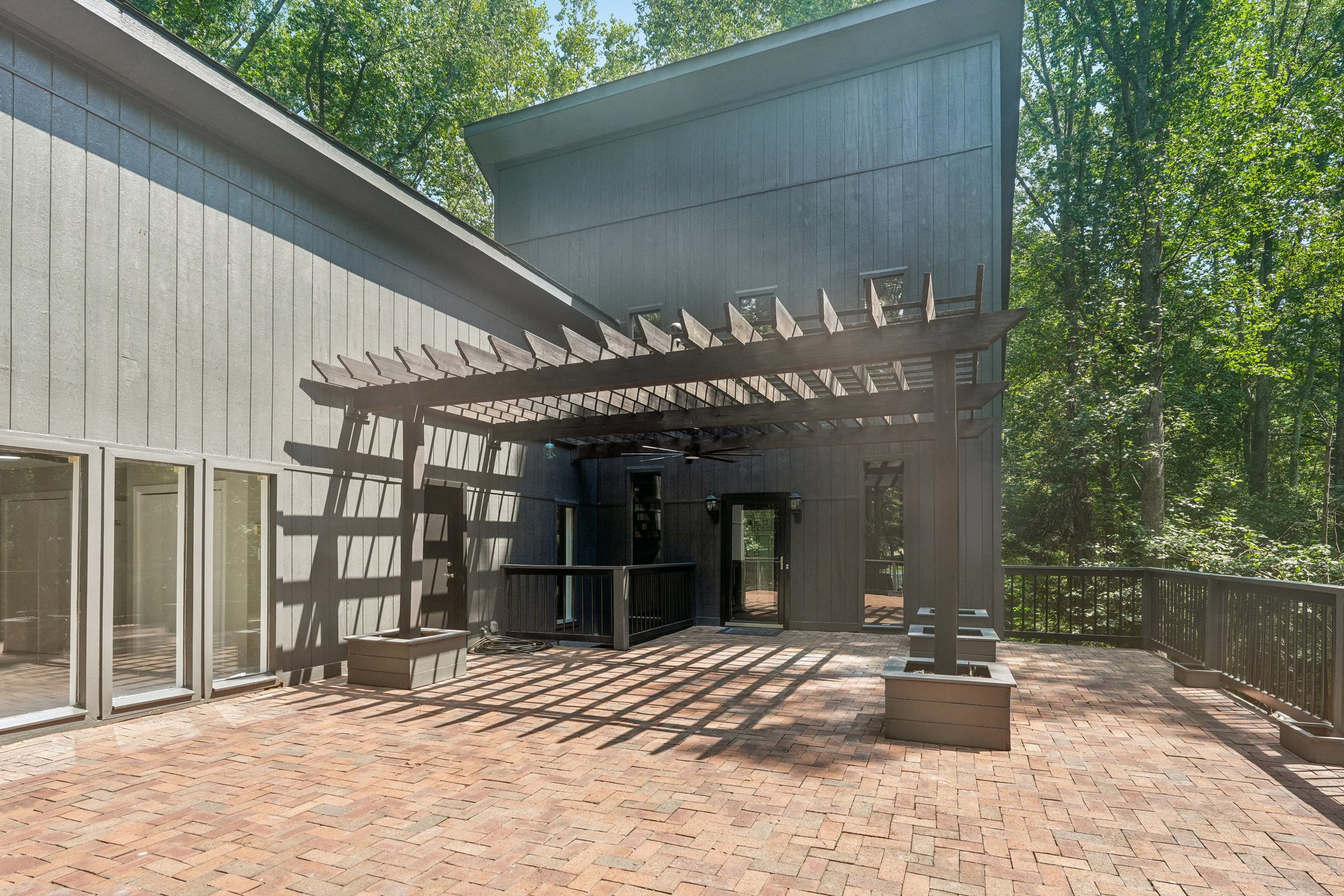 Robinwood Dr-S2907-009.jpg