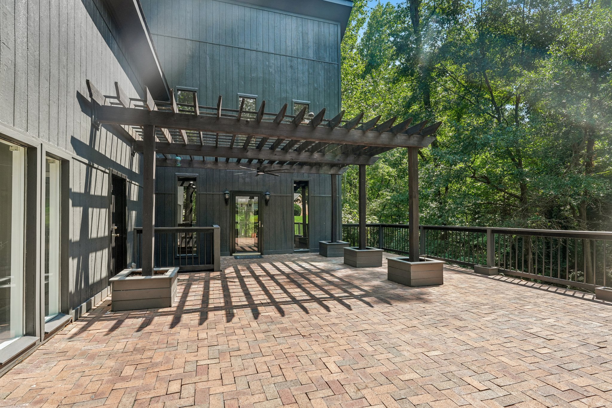 Robinwood Dr-S2907-010.jpg