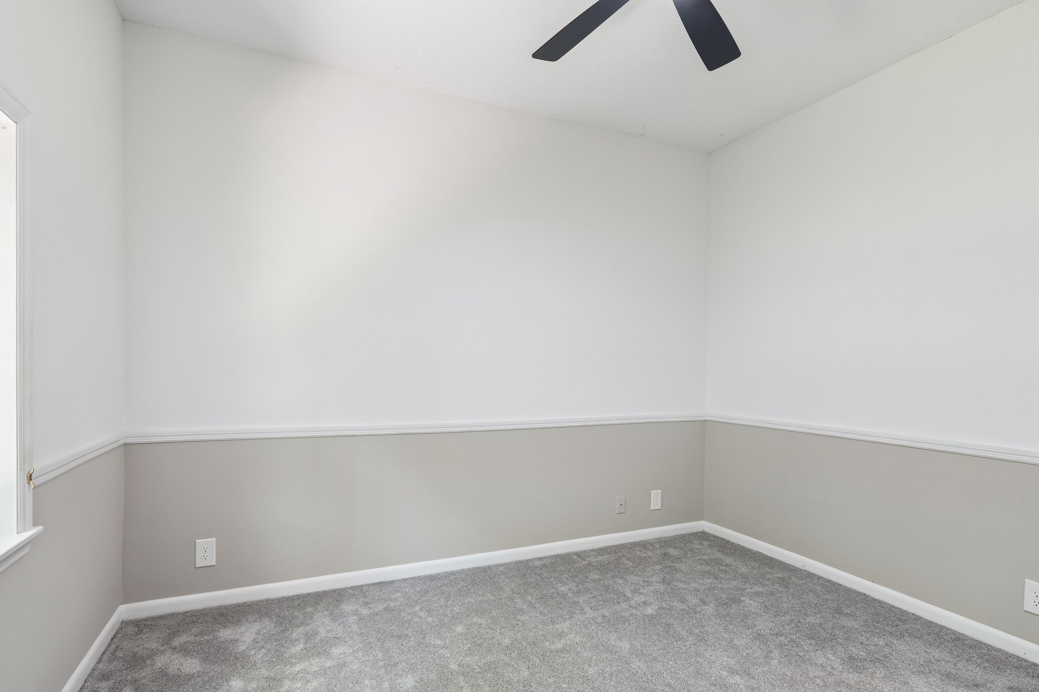 Robinwood Dr-S2907-058.jpg