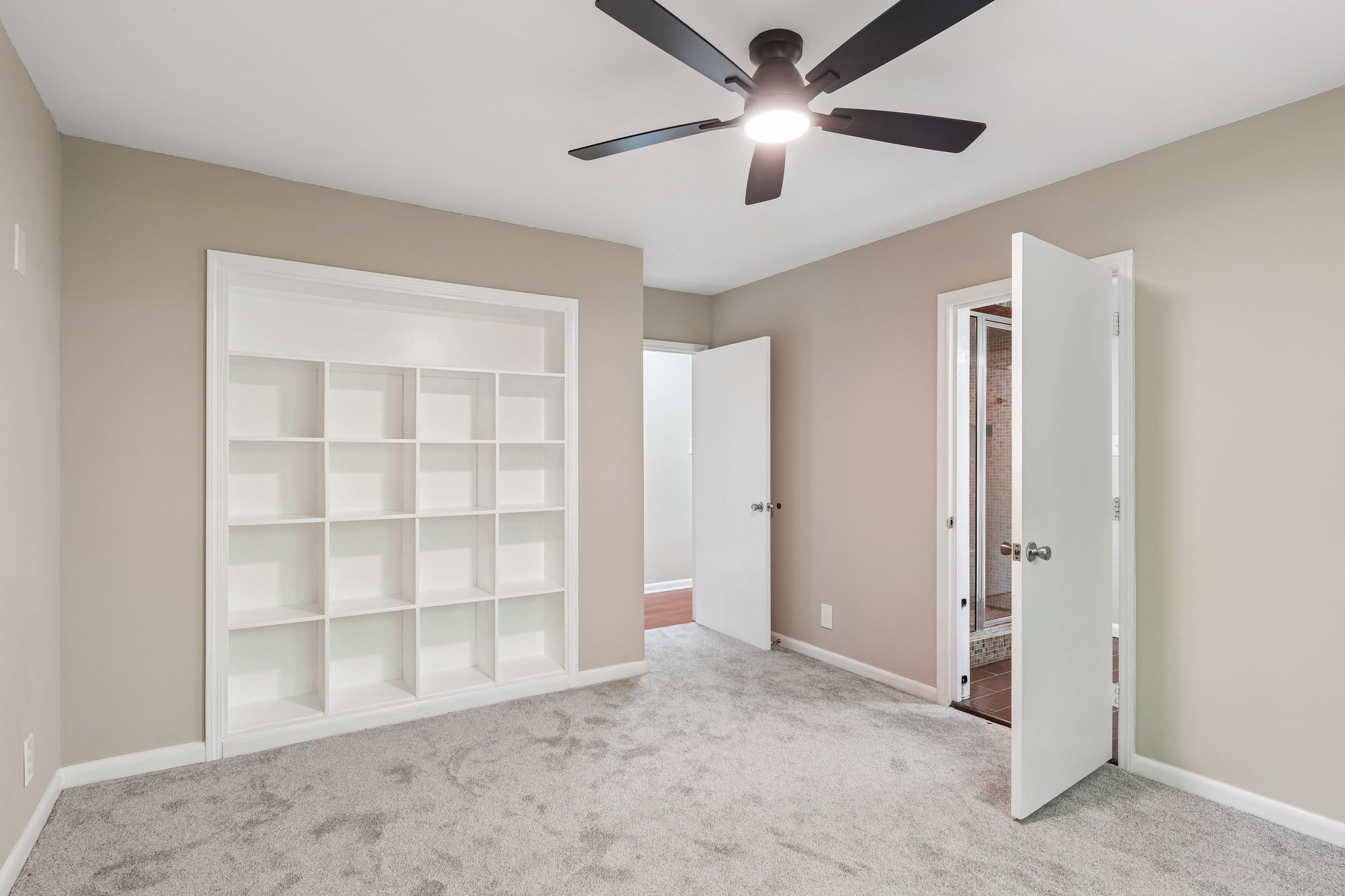 Robinwood Dr-S2907-060.jpg