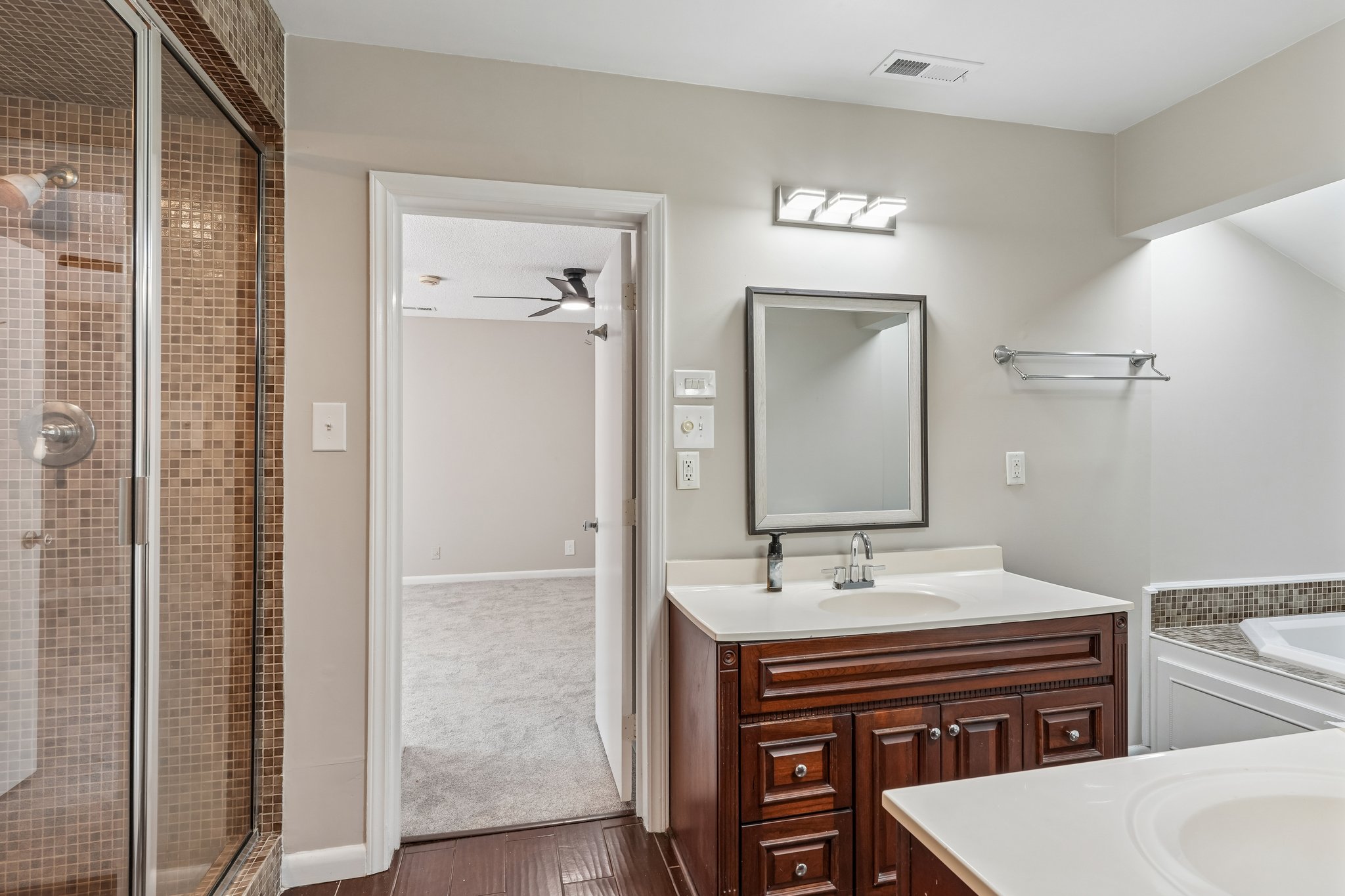 Robinwood Dr-S2907-063.jpg