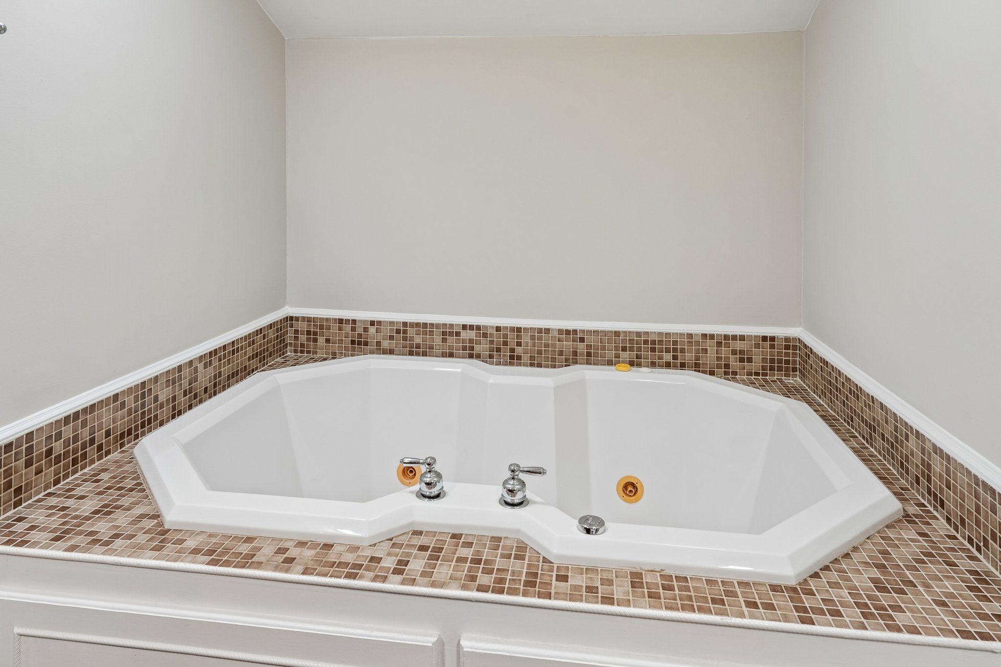 Robinwood Dr-S2907-064.jpg