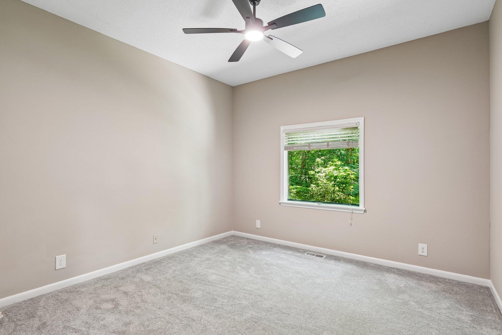 Robinwood Dr-S2907-076.jpg