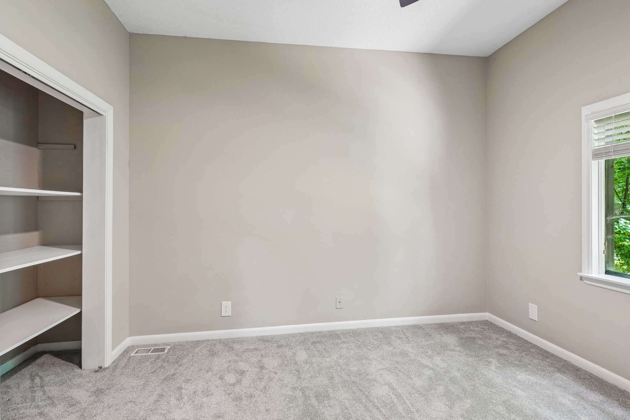 Robinwood Dr-S2907-077.jpg