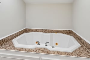 Robinwood Dr-S2907-064.jpg