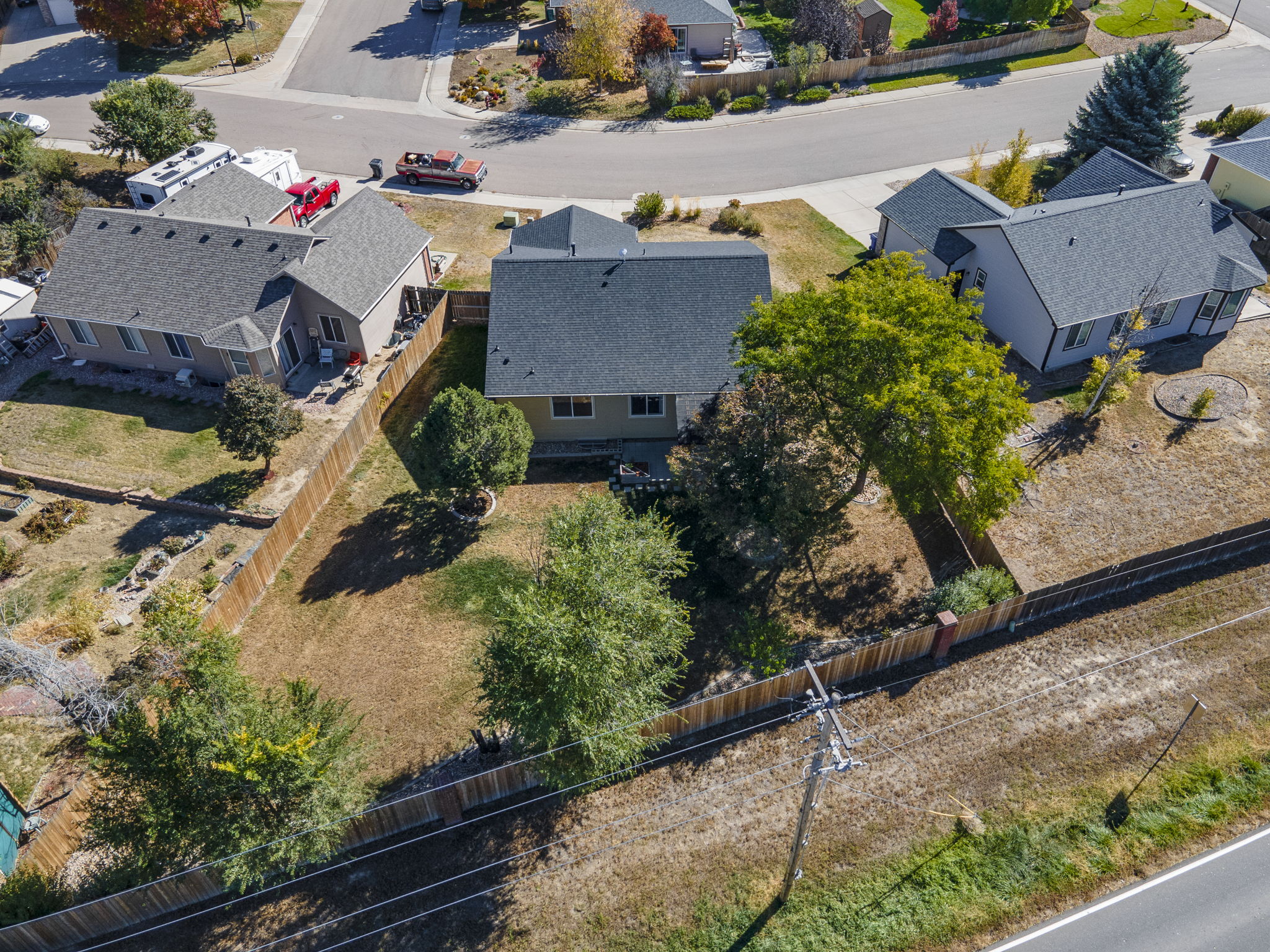 Fully Fenced Yard (New Fence)