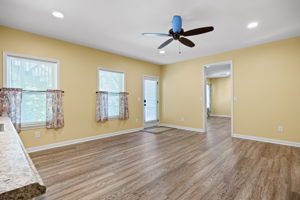 Photo 42