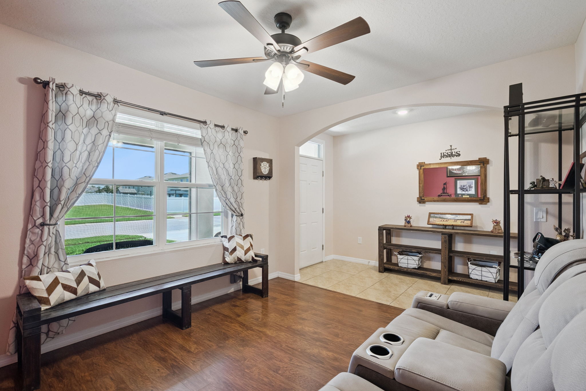 Den,vlibrary, office or formal dining room