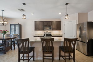 Kitchen/Breakfast Bar