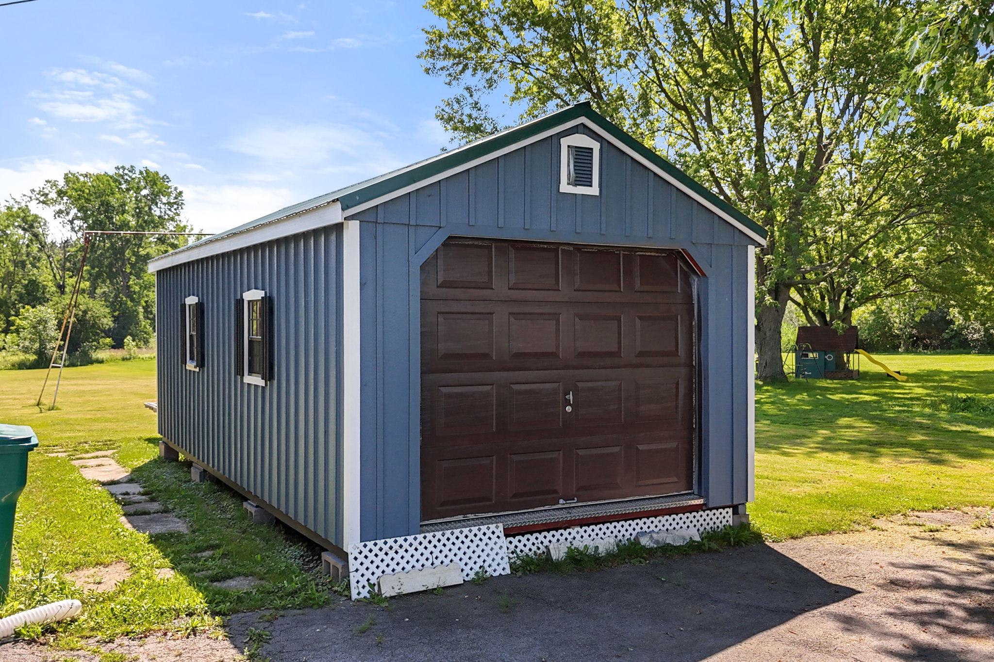 detached garage/shed 1