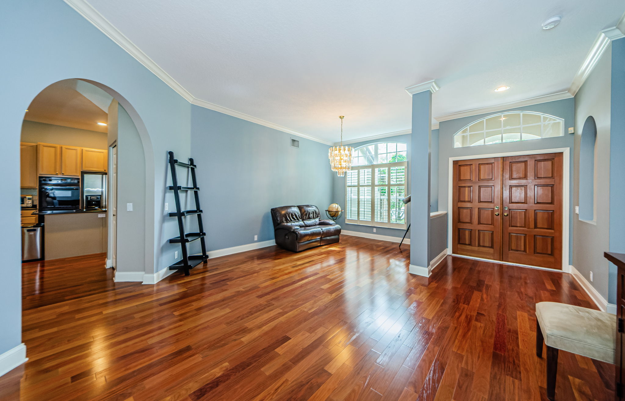 Living Room 2-2
