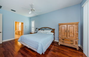 Master Bedroom 1b
