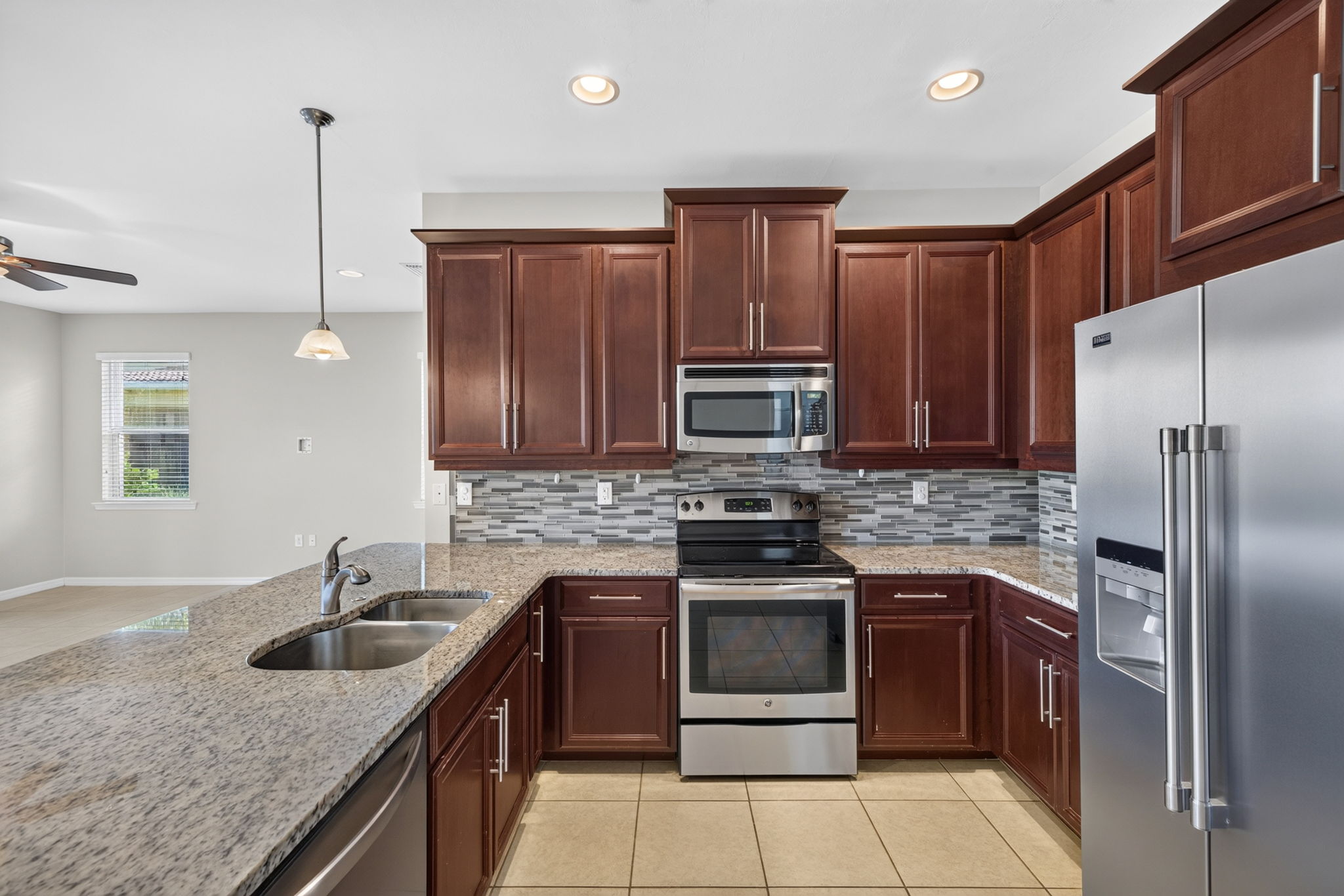 Kitchen 2 of 4