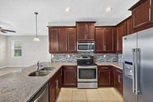 Kitchen 2 of 4