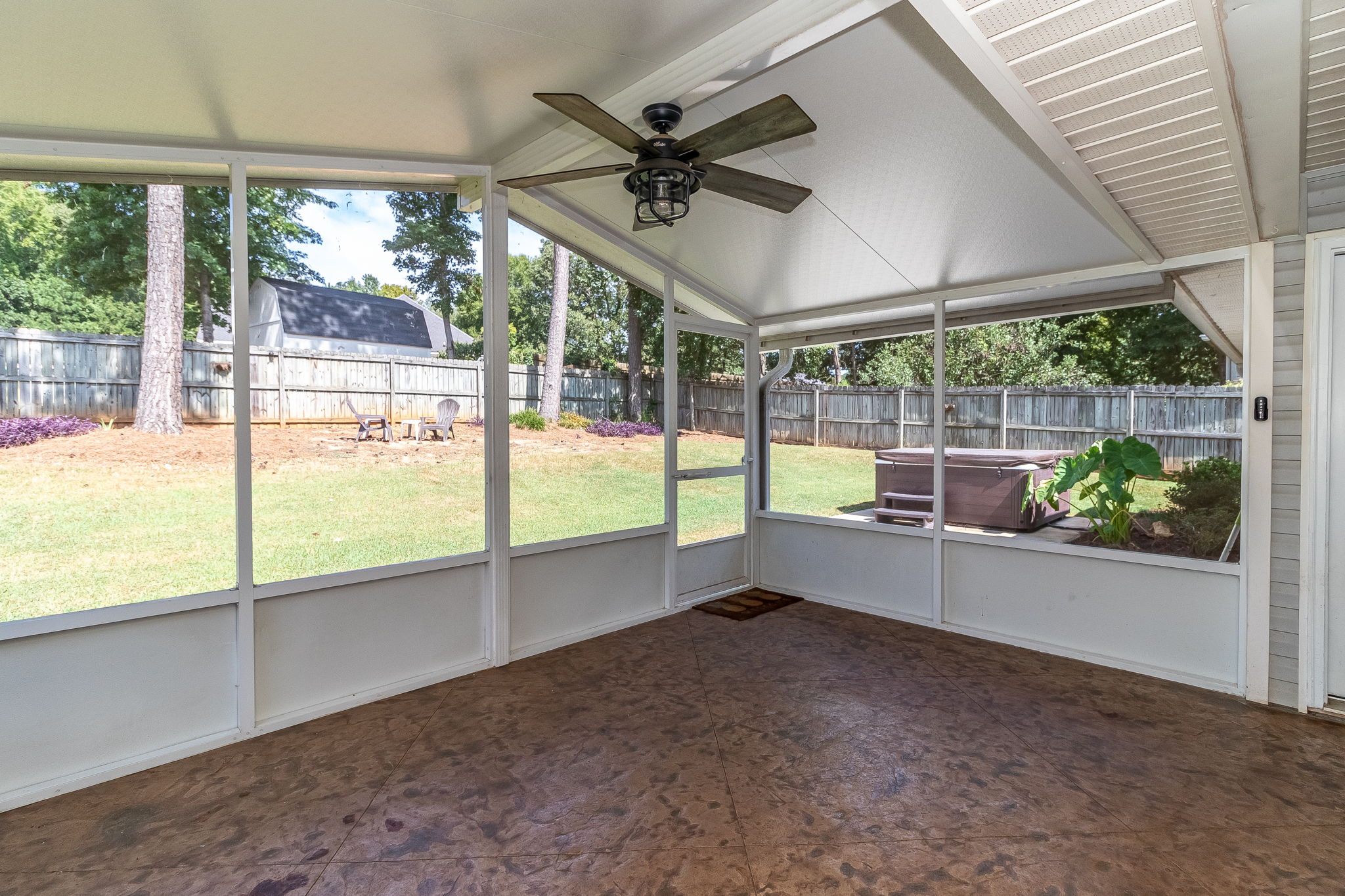 Screened-in Porch