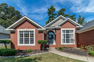 Front Porch/Entrance