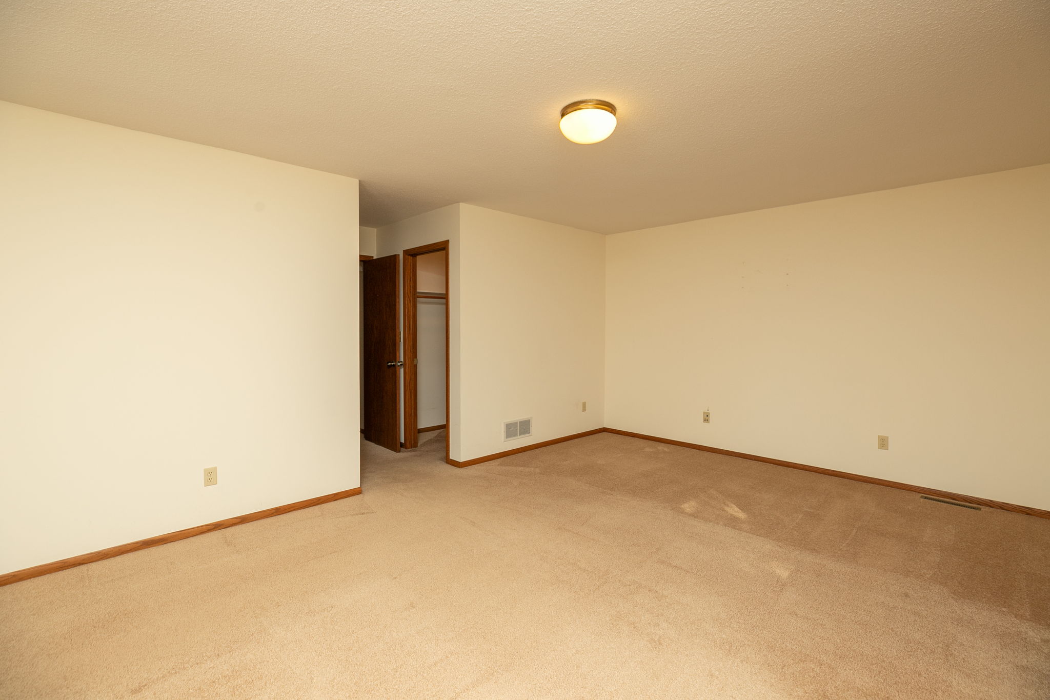 18-Primary Bedroom
