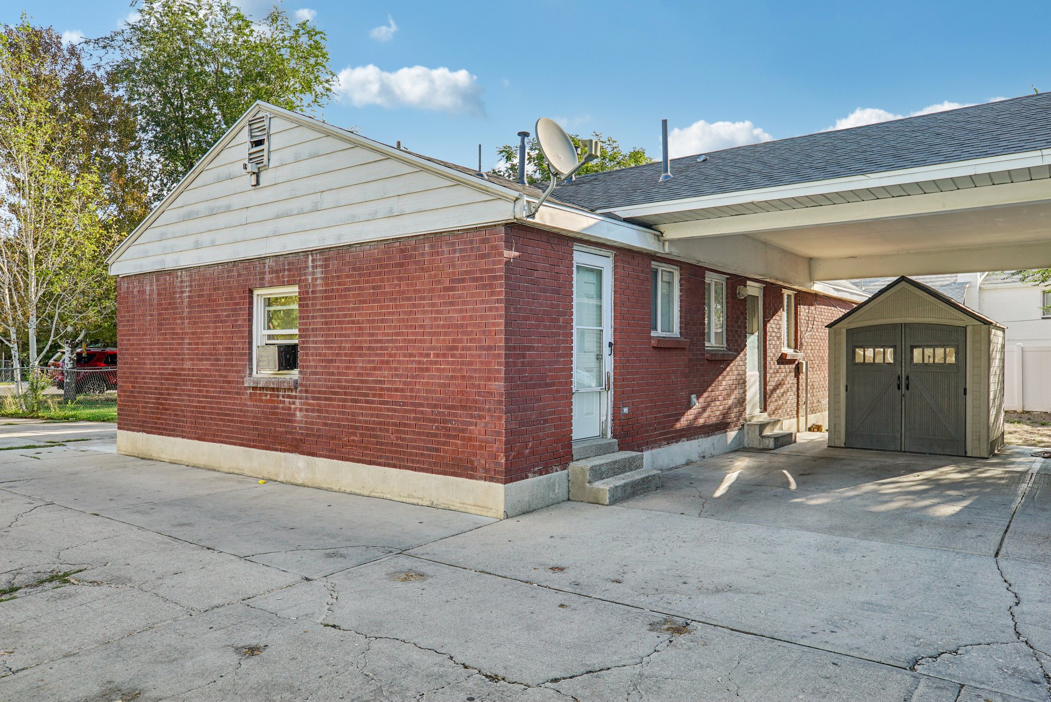 - 408 E Scott Ave-S1609-010.jpg