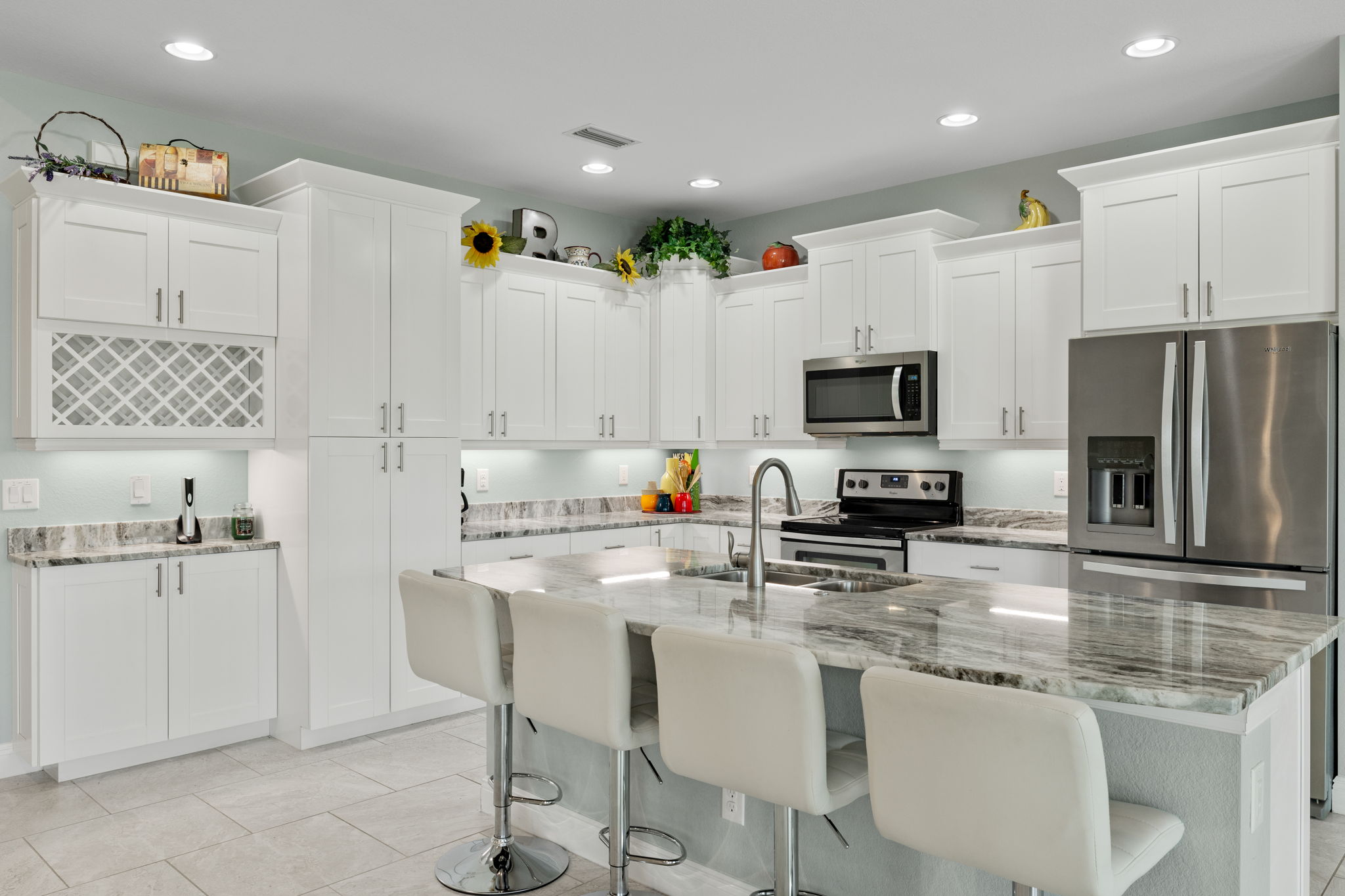Kitchen 3 of 3