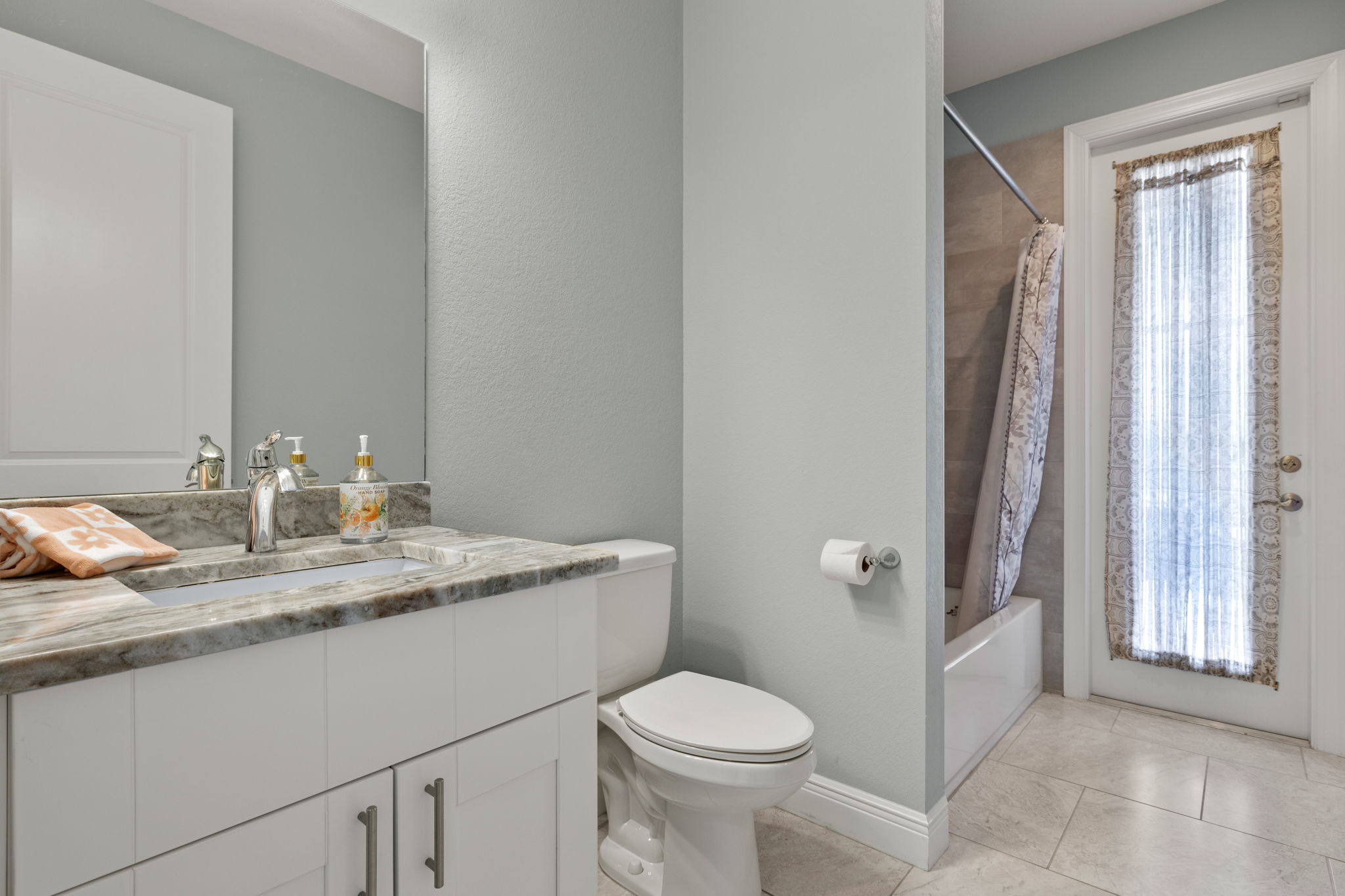 Powder Room 1 of 2