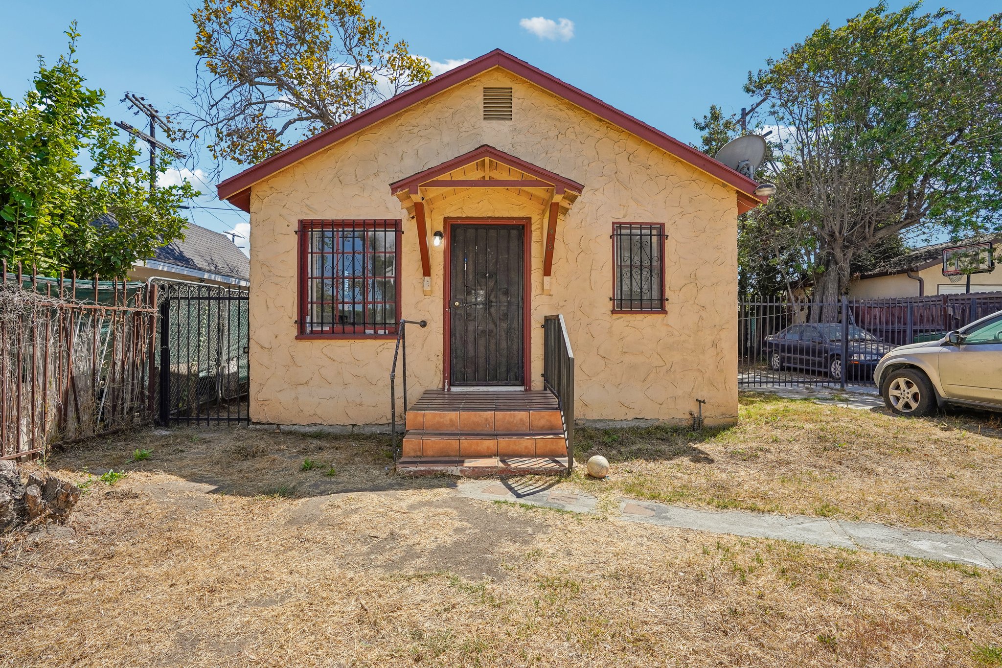 W 107th St-S2208-023.jpg
