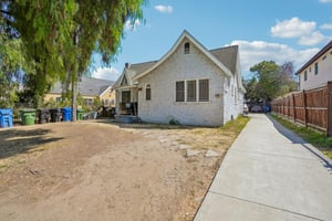 W 107th St-S2208-002.jpg