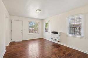 W 107th St-S2208-004.jpg