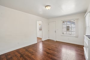 W 107th St-S2208-006.jpg