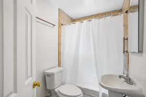 W 107th St-S2208-011.jpg
