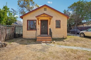 W 107th St-S2208-023.jpg