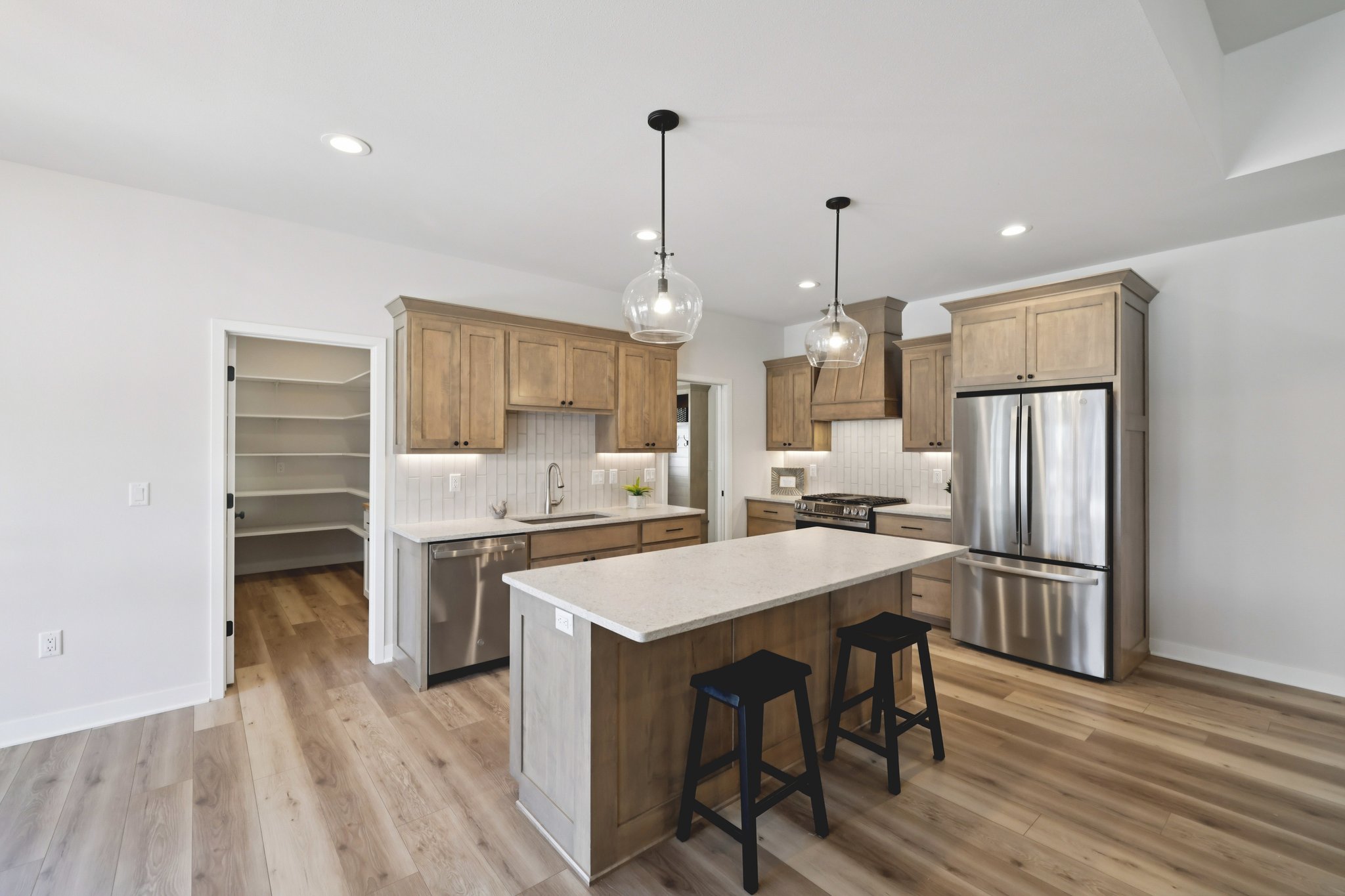 Hanover Dr-S1402-019.jpg