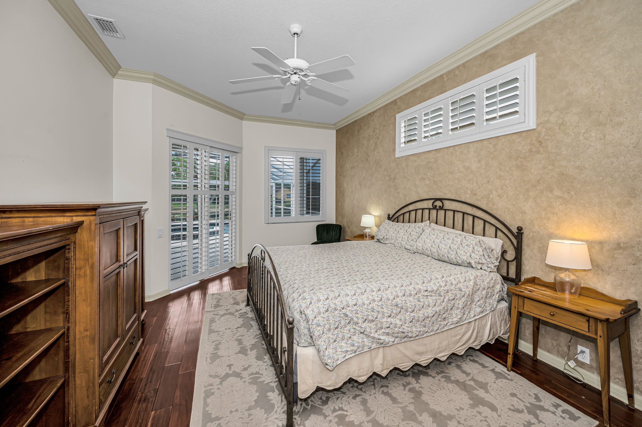 Primary Bedroom1a