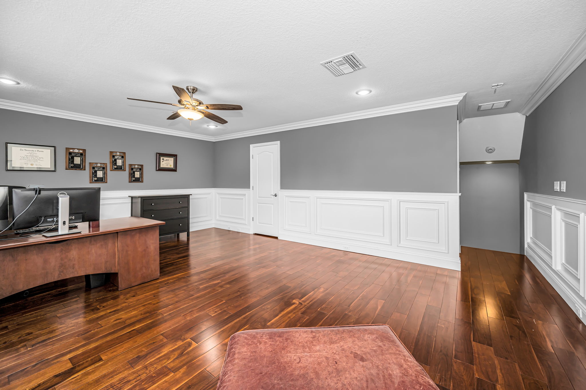 Upper Level Bonus Room1