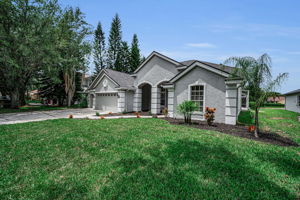 Front Exterior5