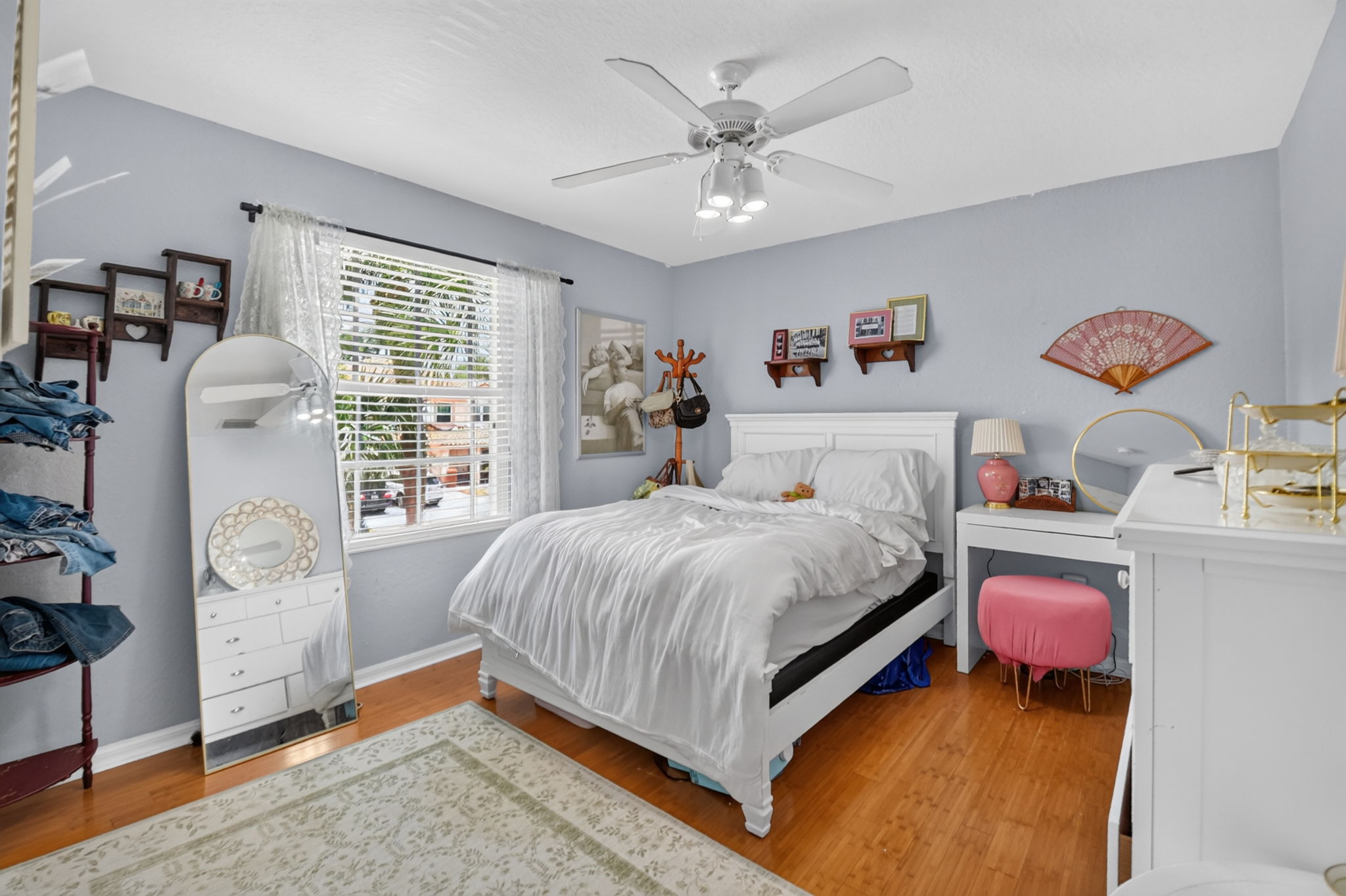  Photo 56