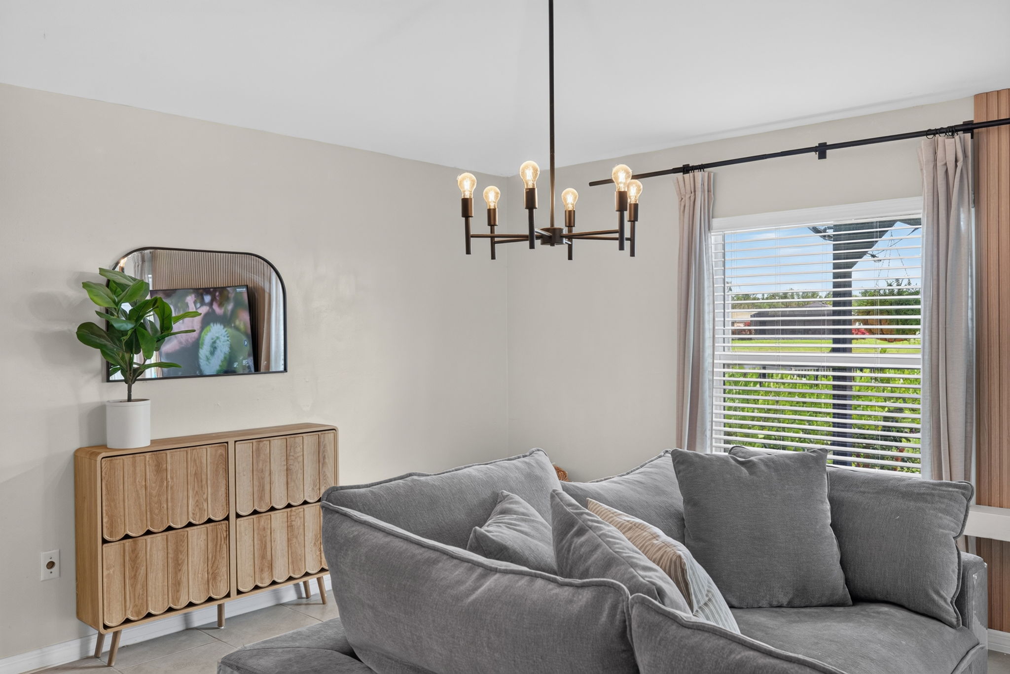 Living Room 3 of 4