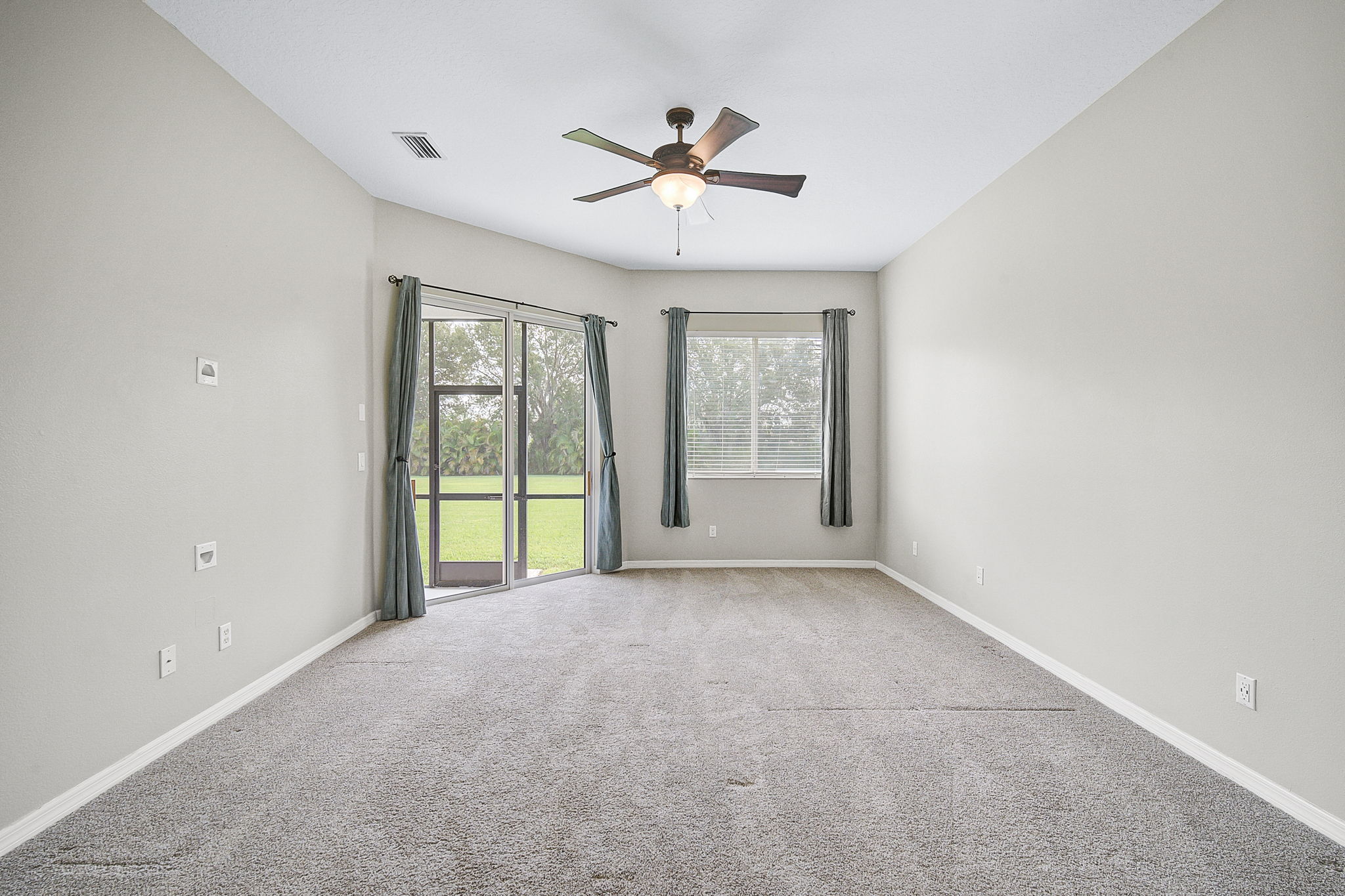409 148th Ct NE-25
