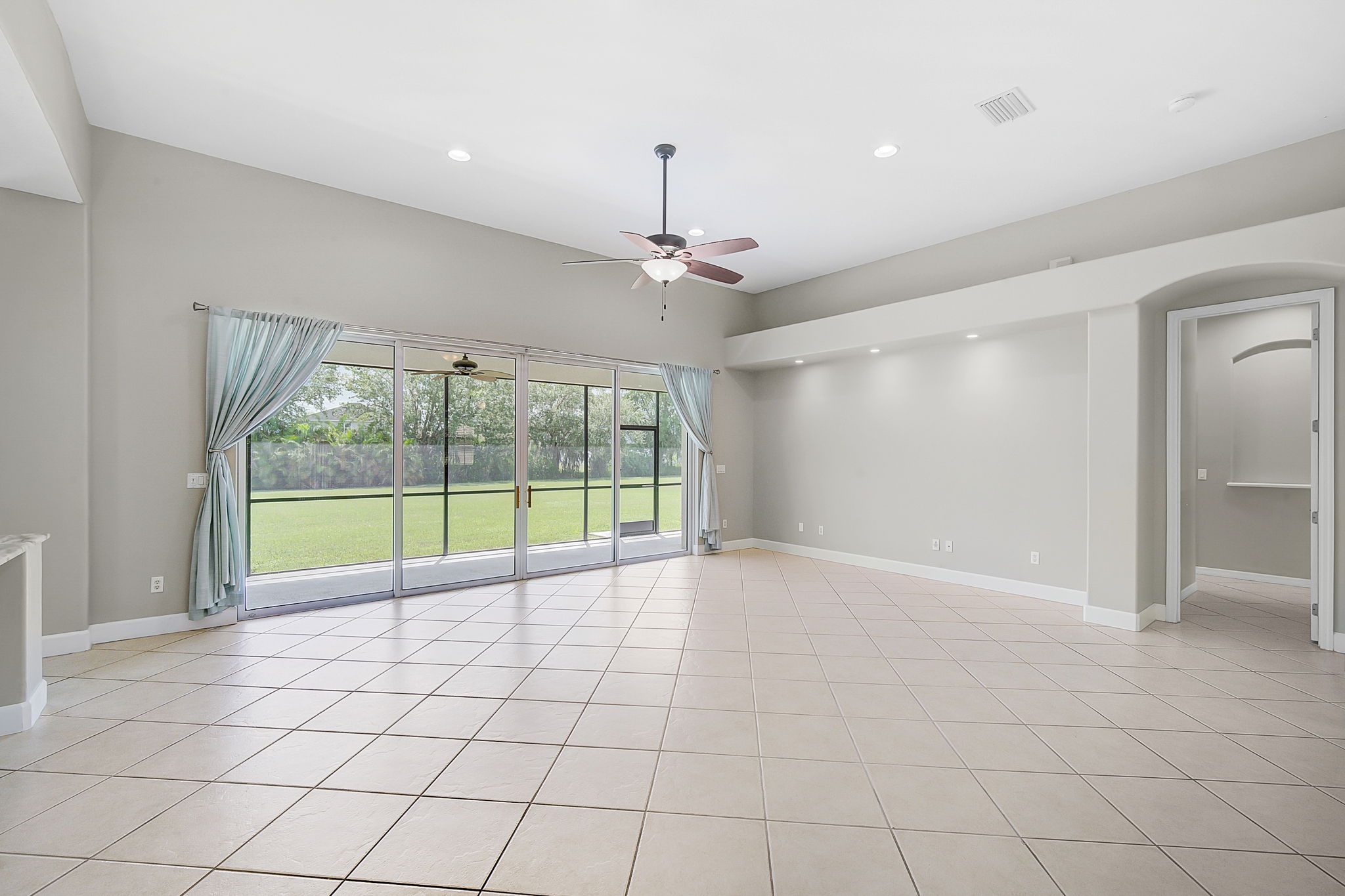 409 148th Ct NE-5