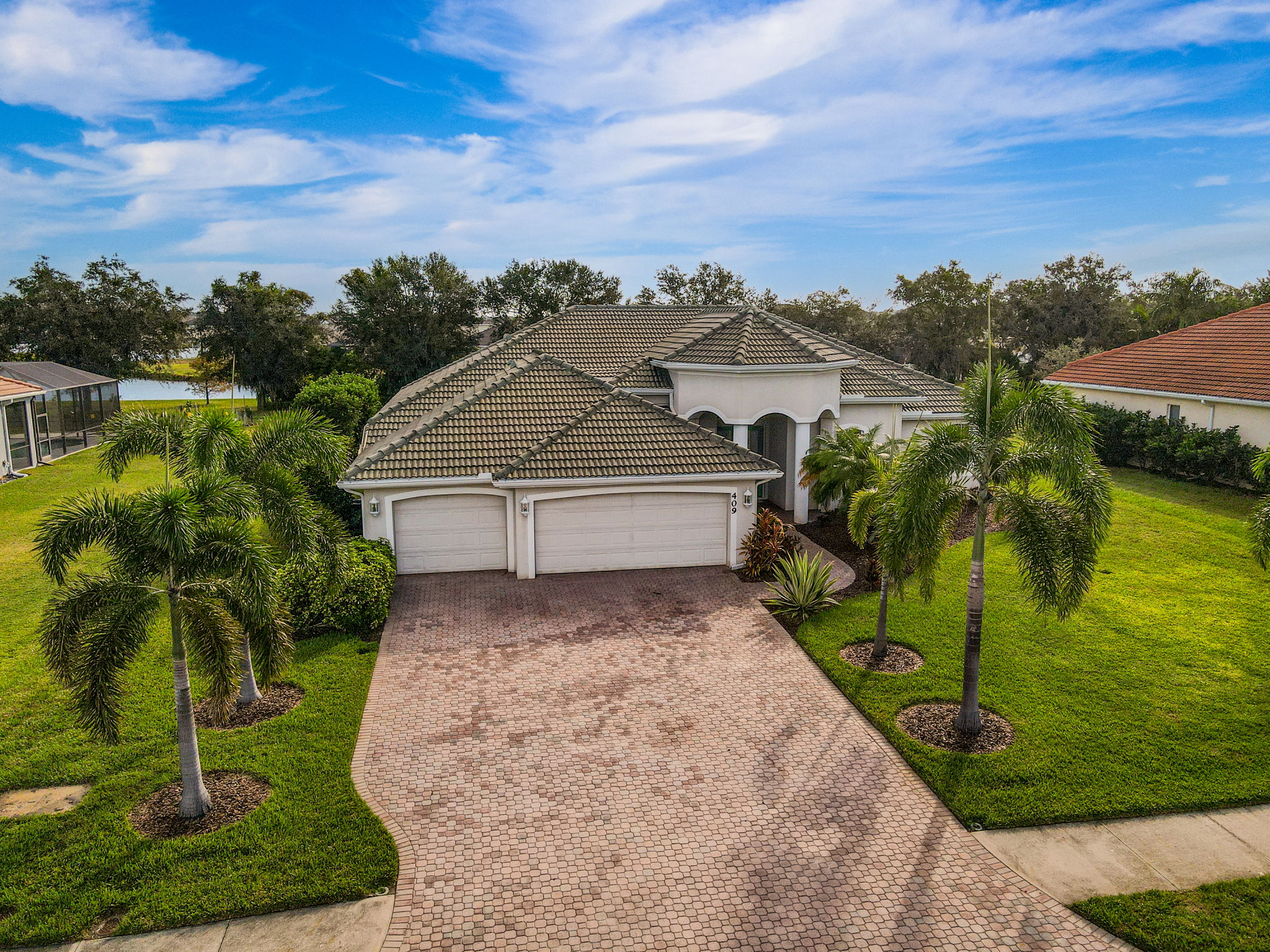 409 148th Ct NE-32