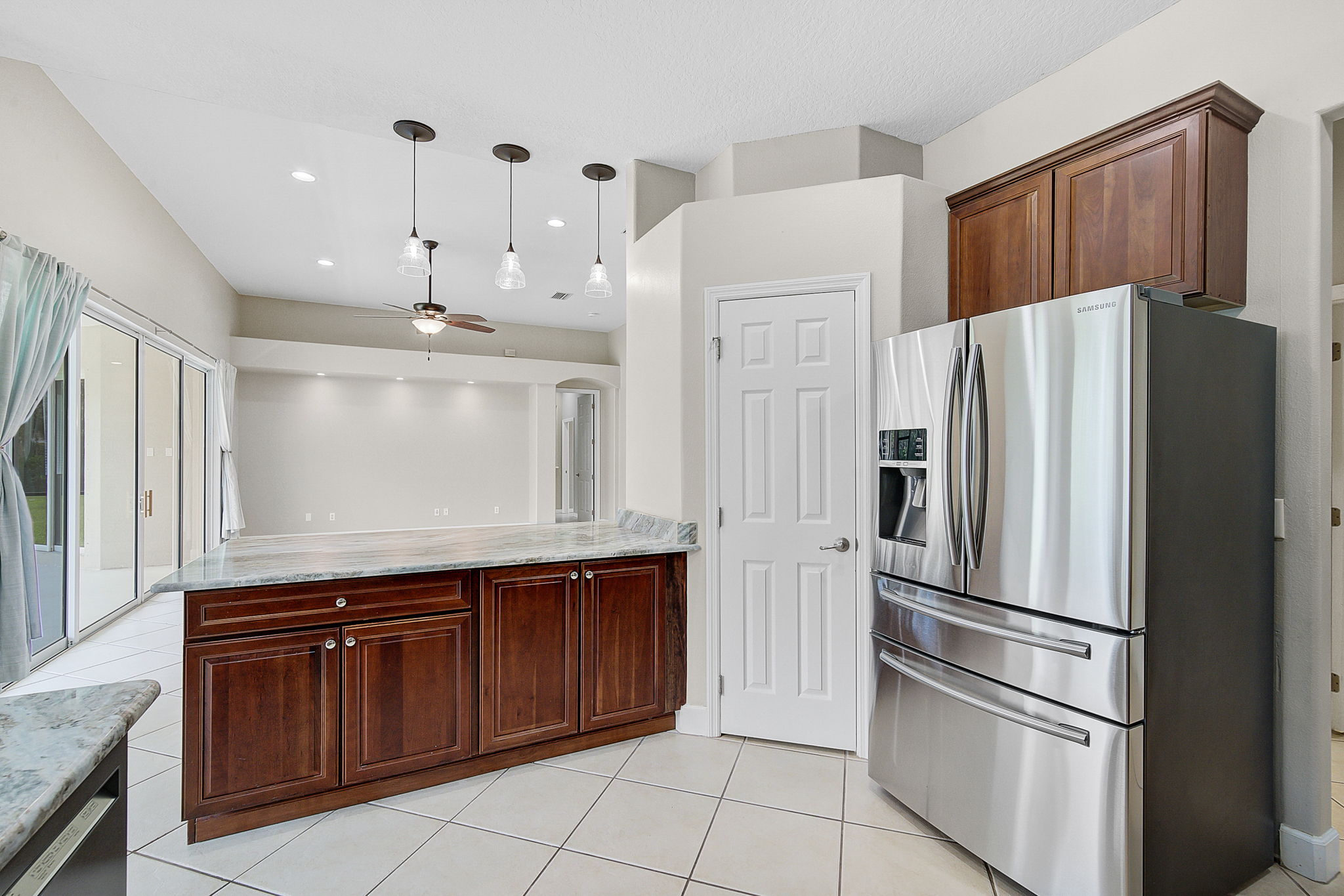 409 148th Ct NE-15