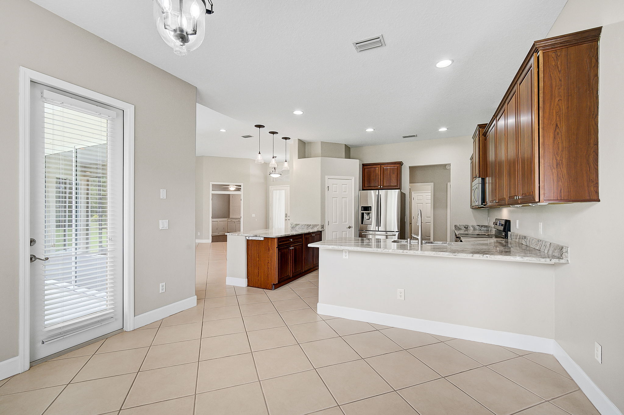 409 148th Ct NE-18