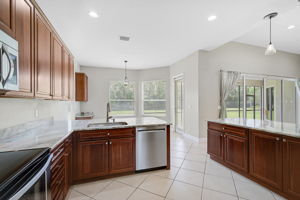 409 148th Ct NE-14