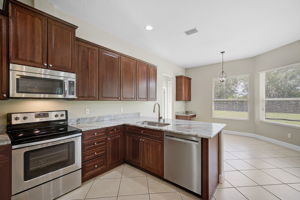 409 148th Ct NE-13